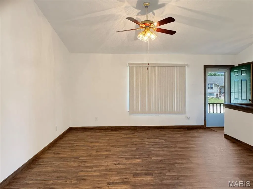 Union Missouri rental home living room