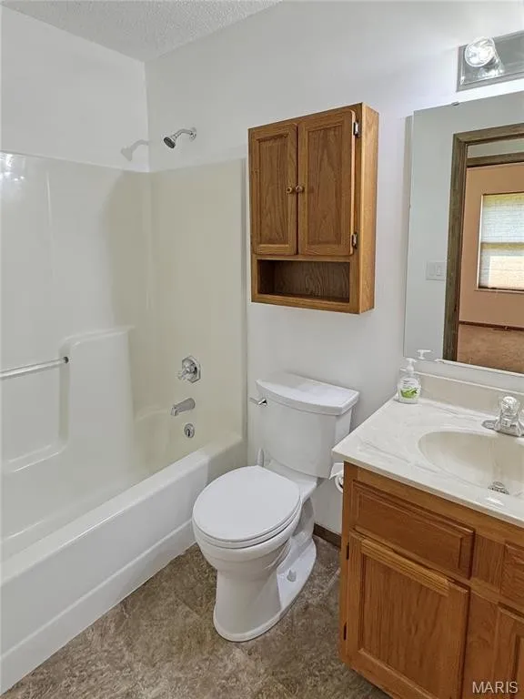 Union Missouri rental home bathroom