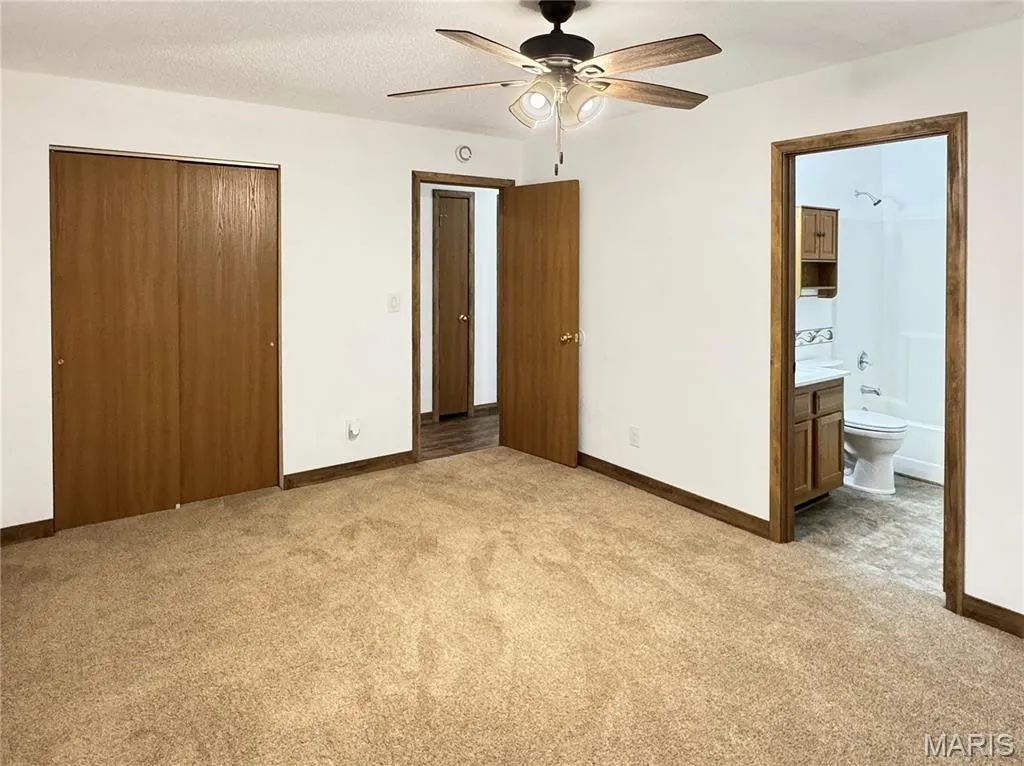 Union Missouri rental home primary bedroom